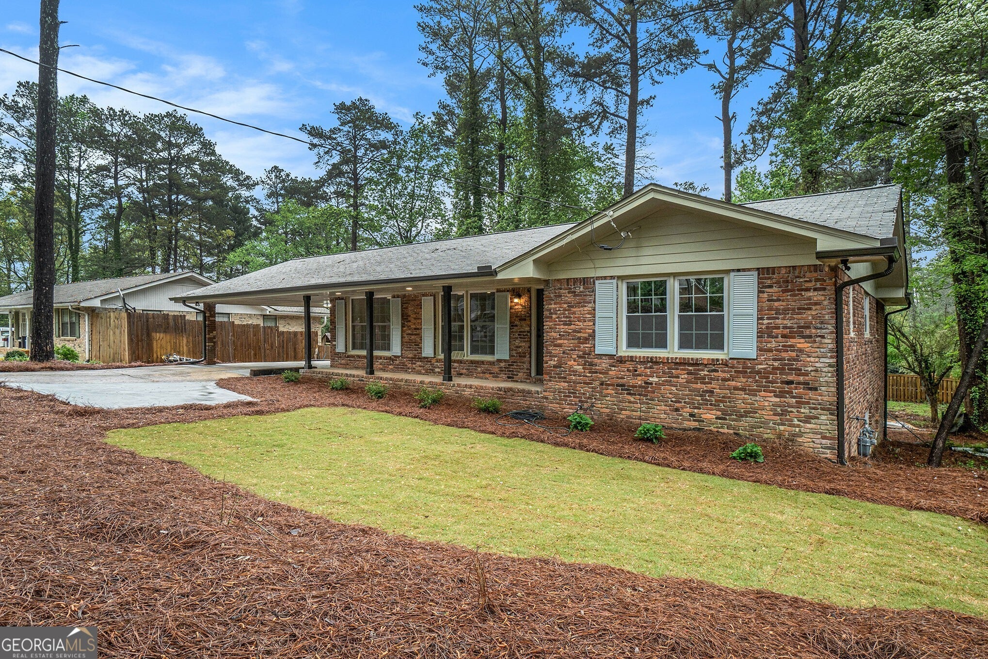 Dunwoody, Georgia, 30360, United States, 3 Bedrooms Bedrooms, ,2 BathroomsBathrooms,Residential,For Sale,1859063