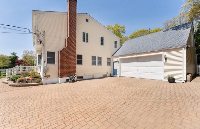 Shoreham, New York, 11786, United States, 5 Bedrooms Bedrooms, ,3 BathroomsBathrooms,Residential,For Sale,1990330