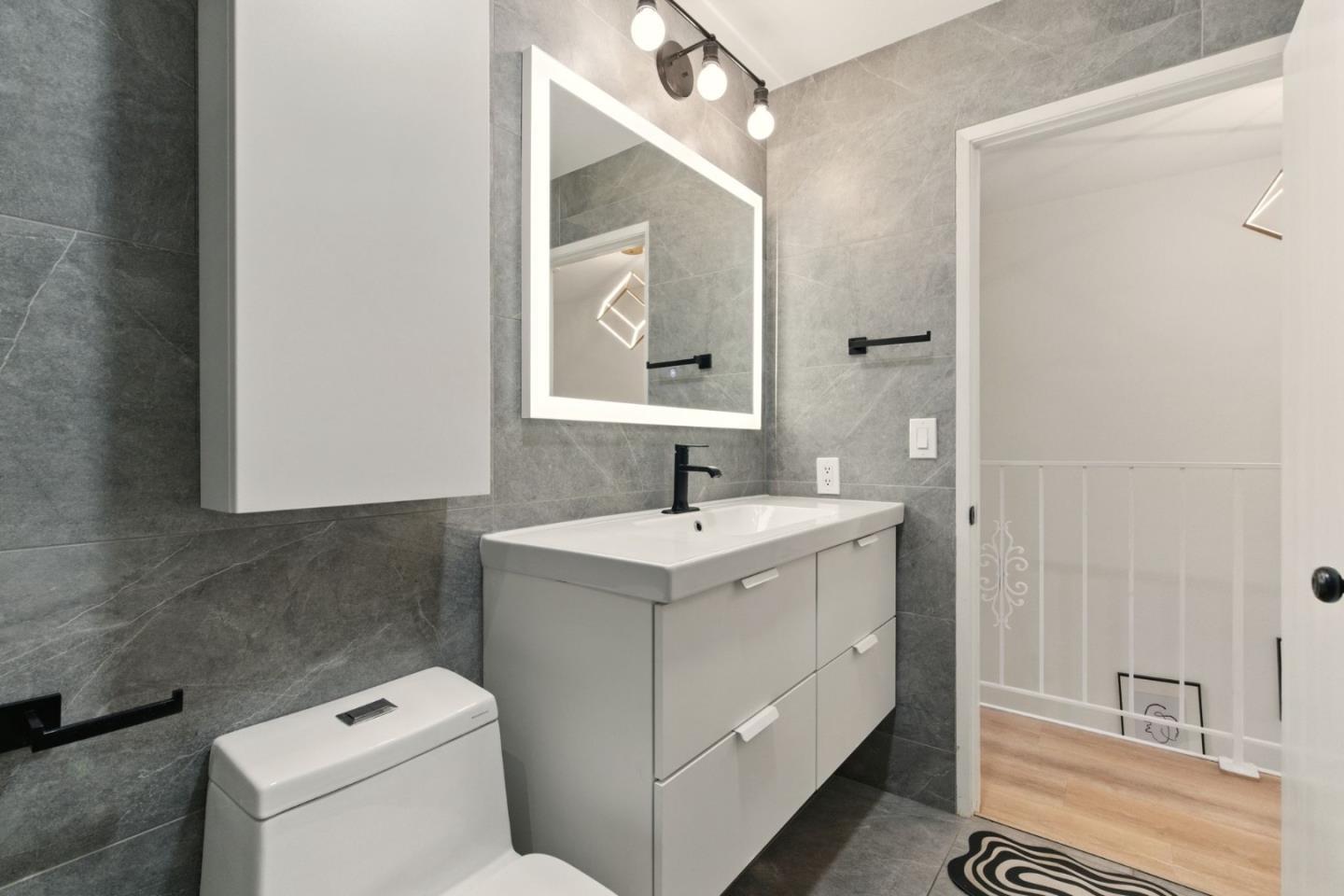 Redwood City, California, 94061, United States, 2 Bedrooms Bedrooms, ,2 BathroomsBathrooms,Residential,For Sale,1939349