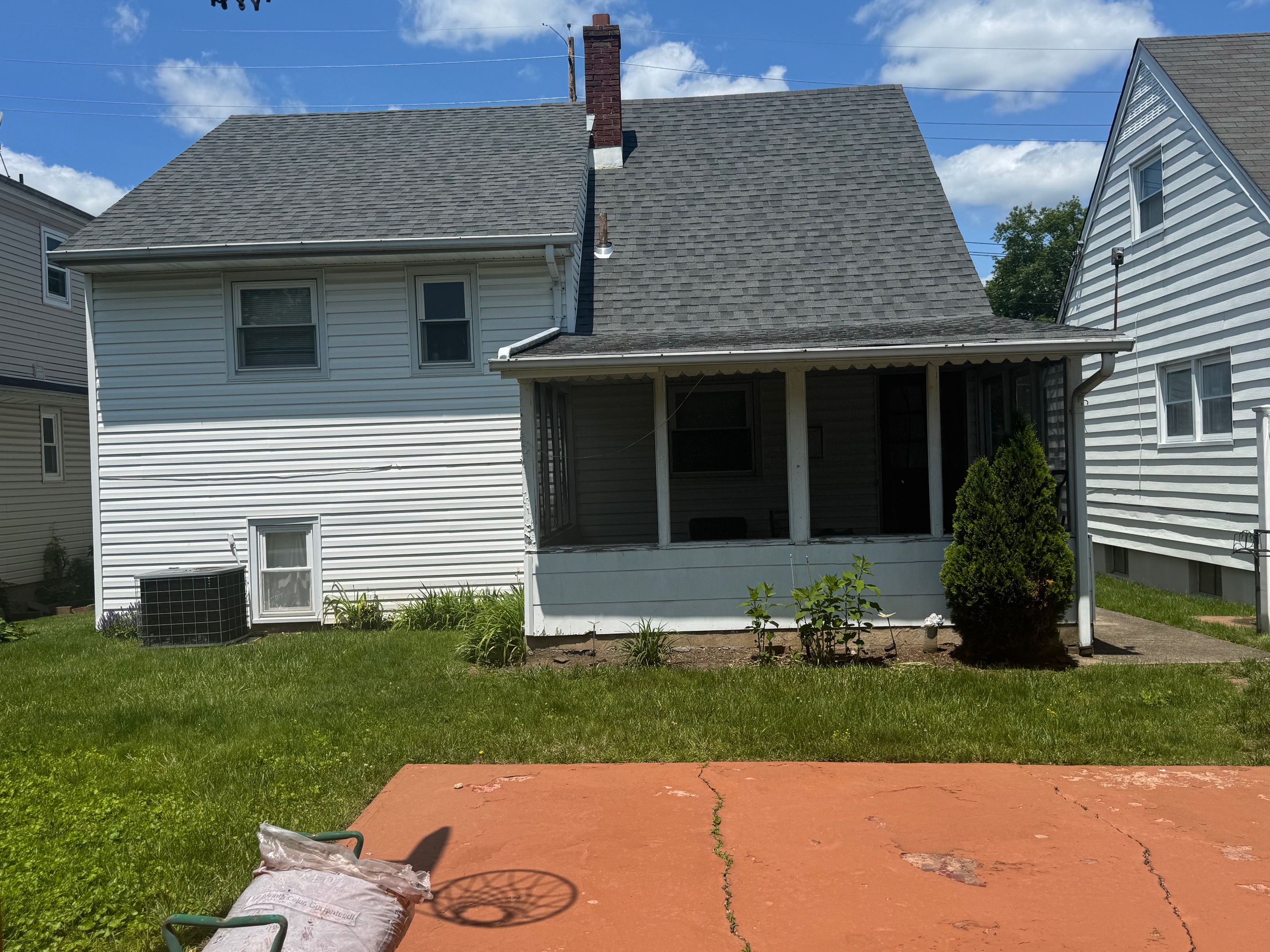 Bergenfield, New Jersey, 07621, United States, 3 Bedrooms Bedrooms, ,2 BathroomsBathrooms,Residential,For Sale,1975453