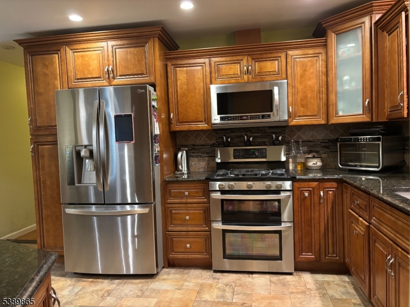 Kenilworth Boro, New Jersey, 07033, United States, 4 Bedrooms Bedrooms, ,3 BathroomsBathrooms,Residential,For Sale,1960760