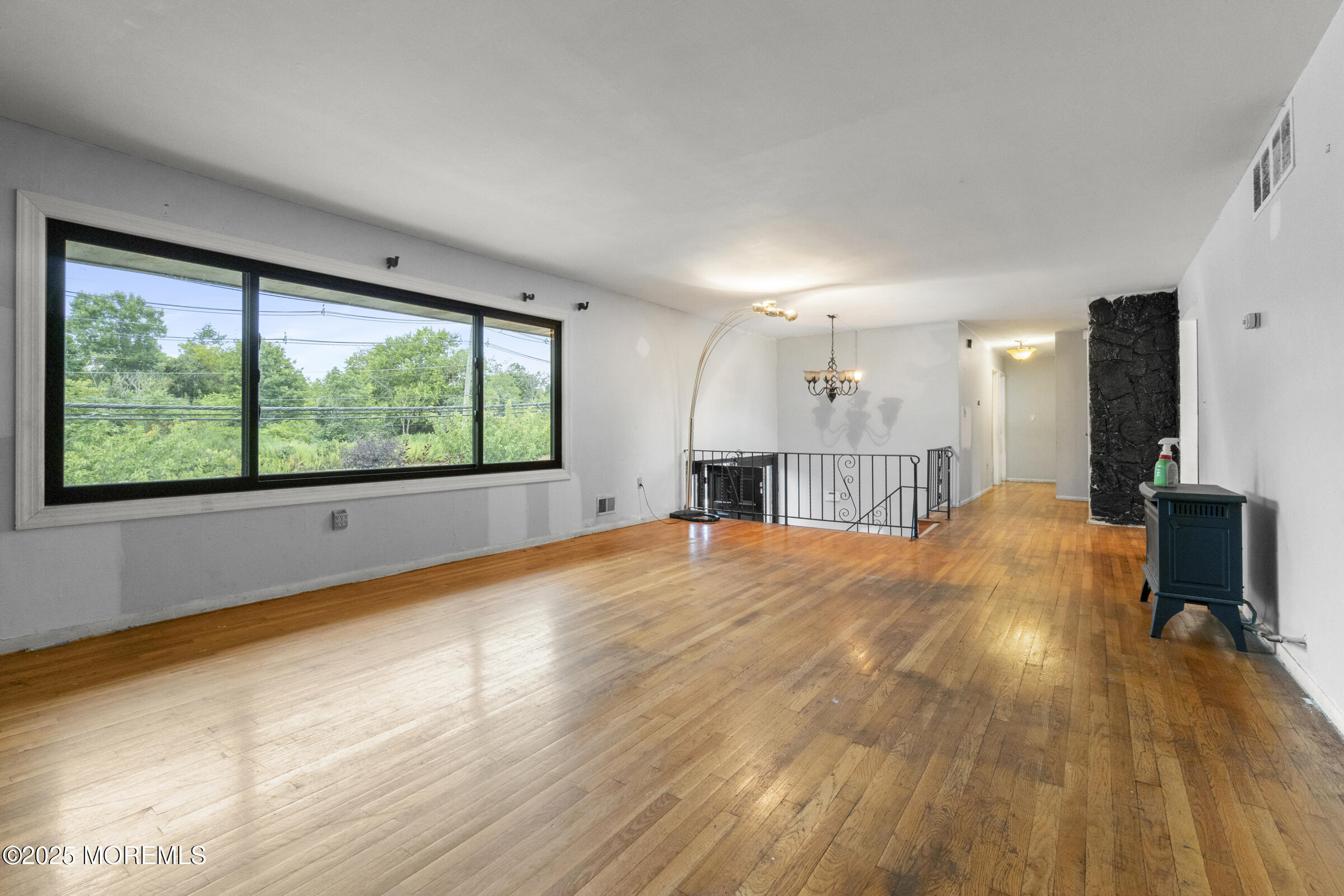 Piscataway Twp, New Jersey, 08854, United States, 5 Bedrooms Bedrooms, ,3 BathroomsBathrooms,Residential,For Sale,1983952