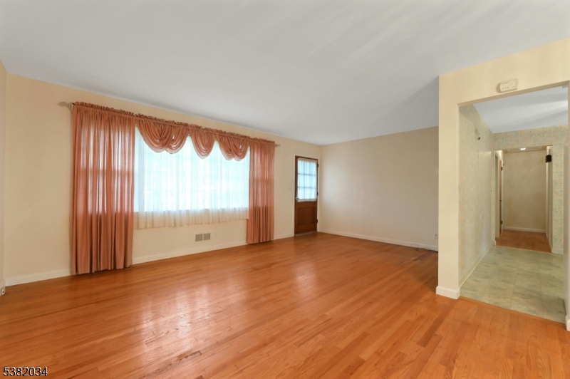 Ridgewood Village, New Jersey, 07450, United States, 3 Bedrooms Bedrooms, ,1 BathroomBathrooms,Residential,For Sale,1940435