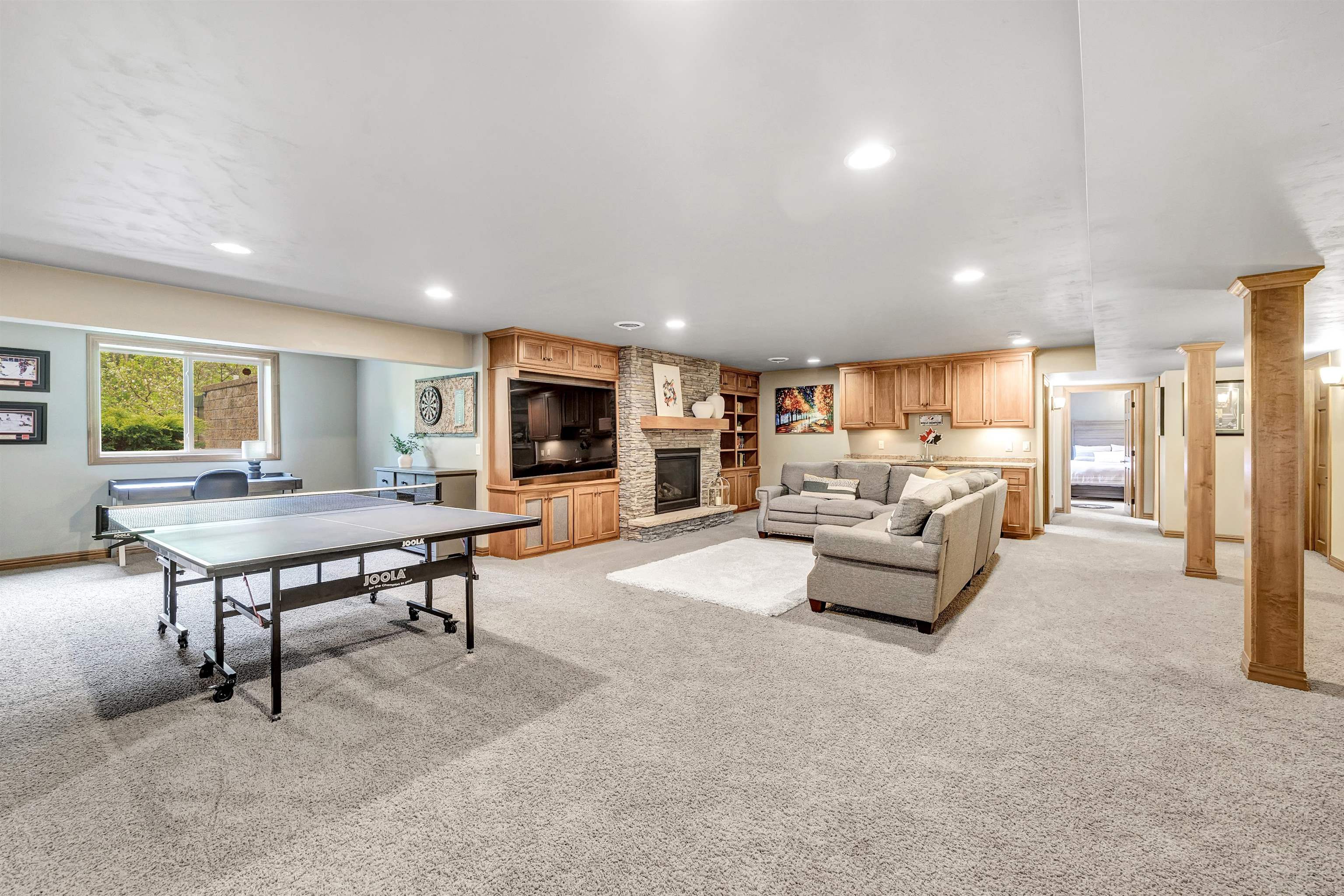 GREEN BAY, Wisconsin, 54313, United States, 5 Bedrooms Bedrooms, ,4 BathroomsBathrooms,Residential,For Sale,1911640