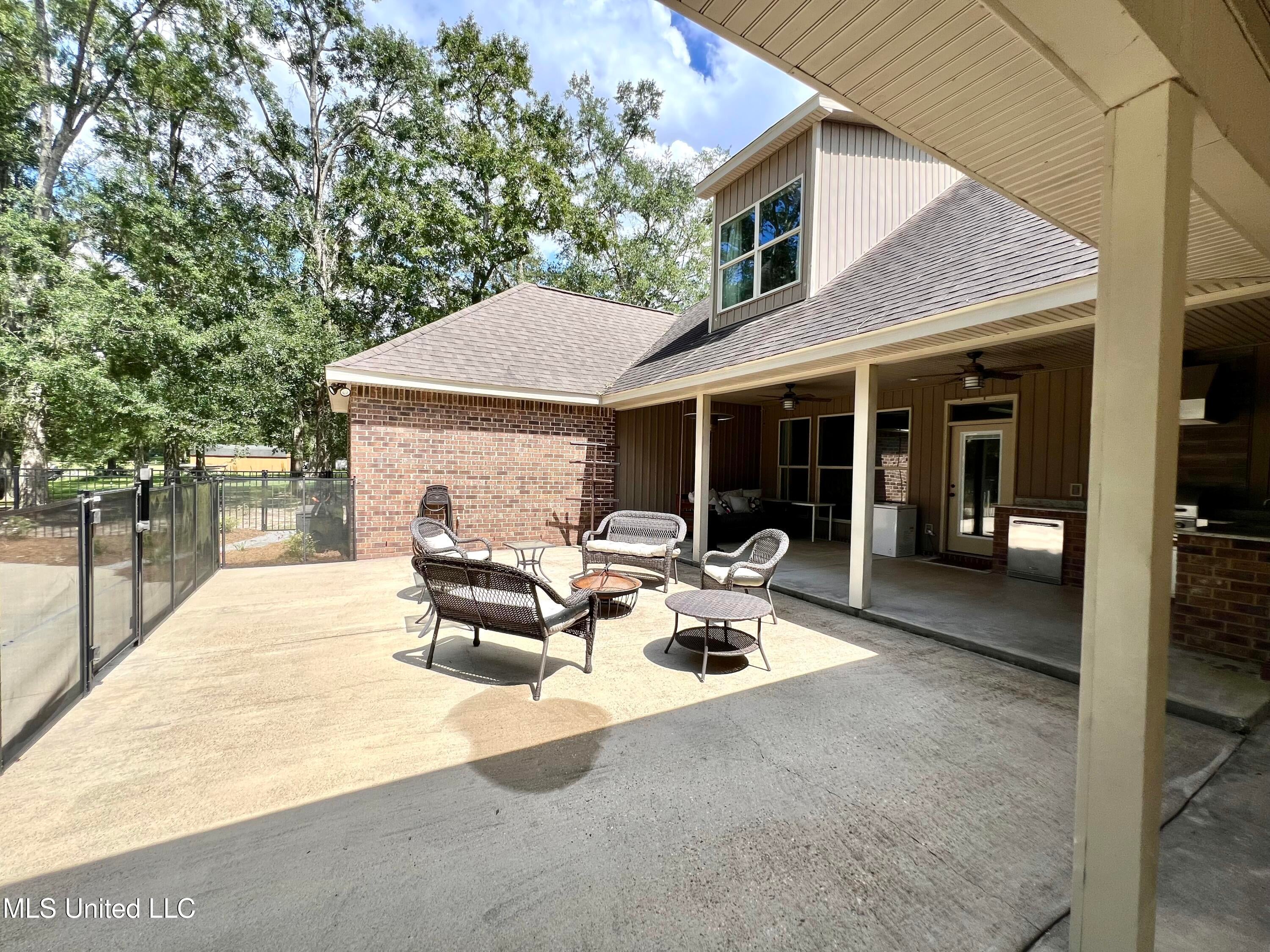 Lucedale, Mississippi, 39452, United States, 4 Bedrooms Bedrooms, ,3 BathroomsBathrooms,Residential,For Sale,1890543