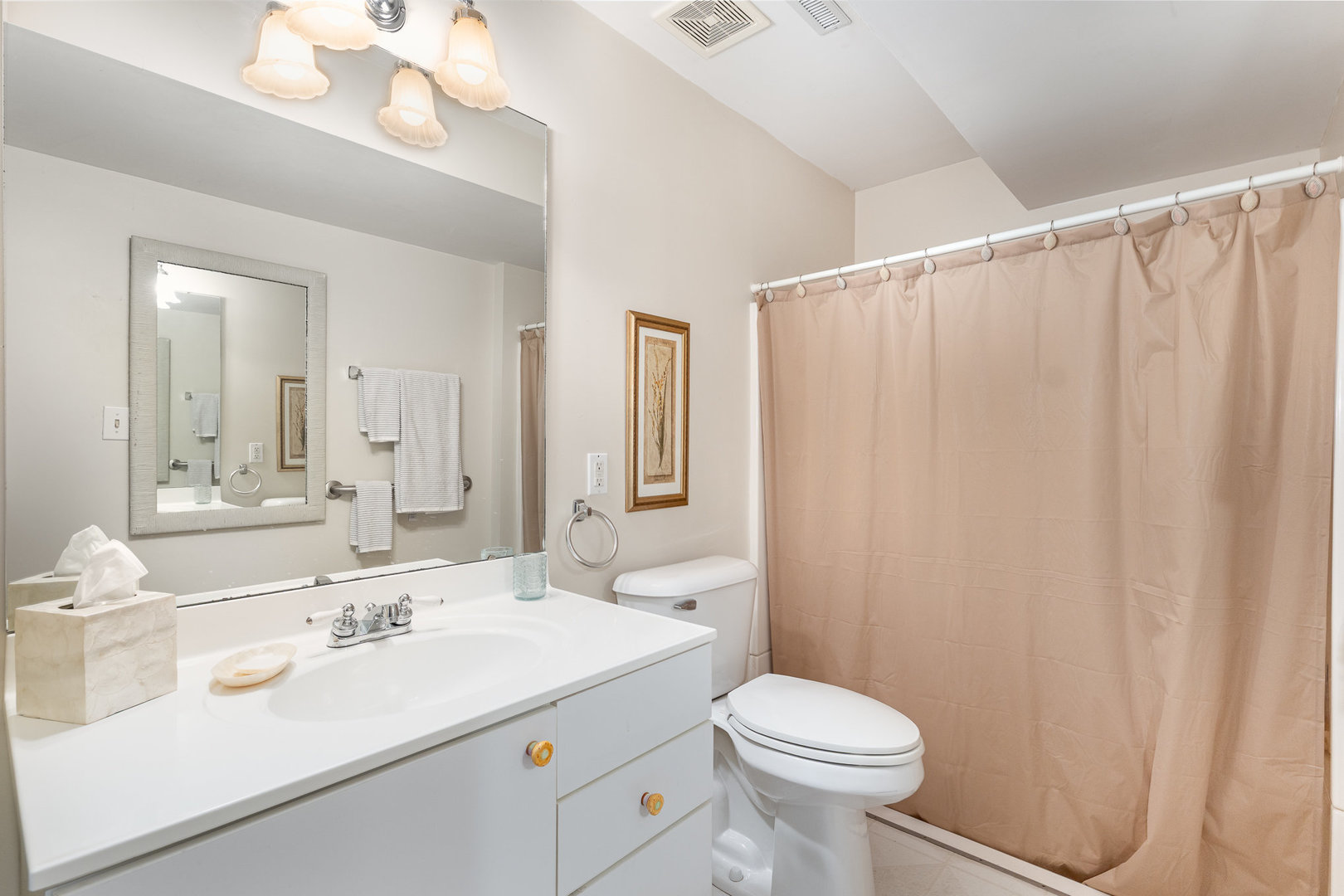 Caledonia, Illinois, 61011, United States, 4 Bedrooms Bedrooms, ,5 BathroomsBathrooms,Residential,For Sale,1984139