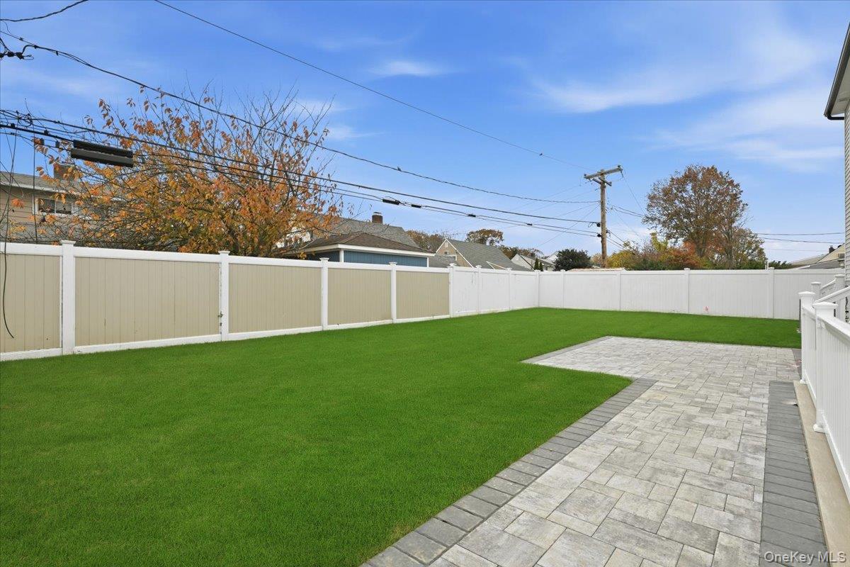 Westbury, New York, 11590, United States, 5 Bedrooms Bedrooms, ,5 BathroomsBathrooms,Residential,For Sale,1991038