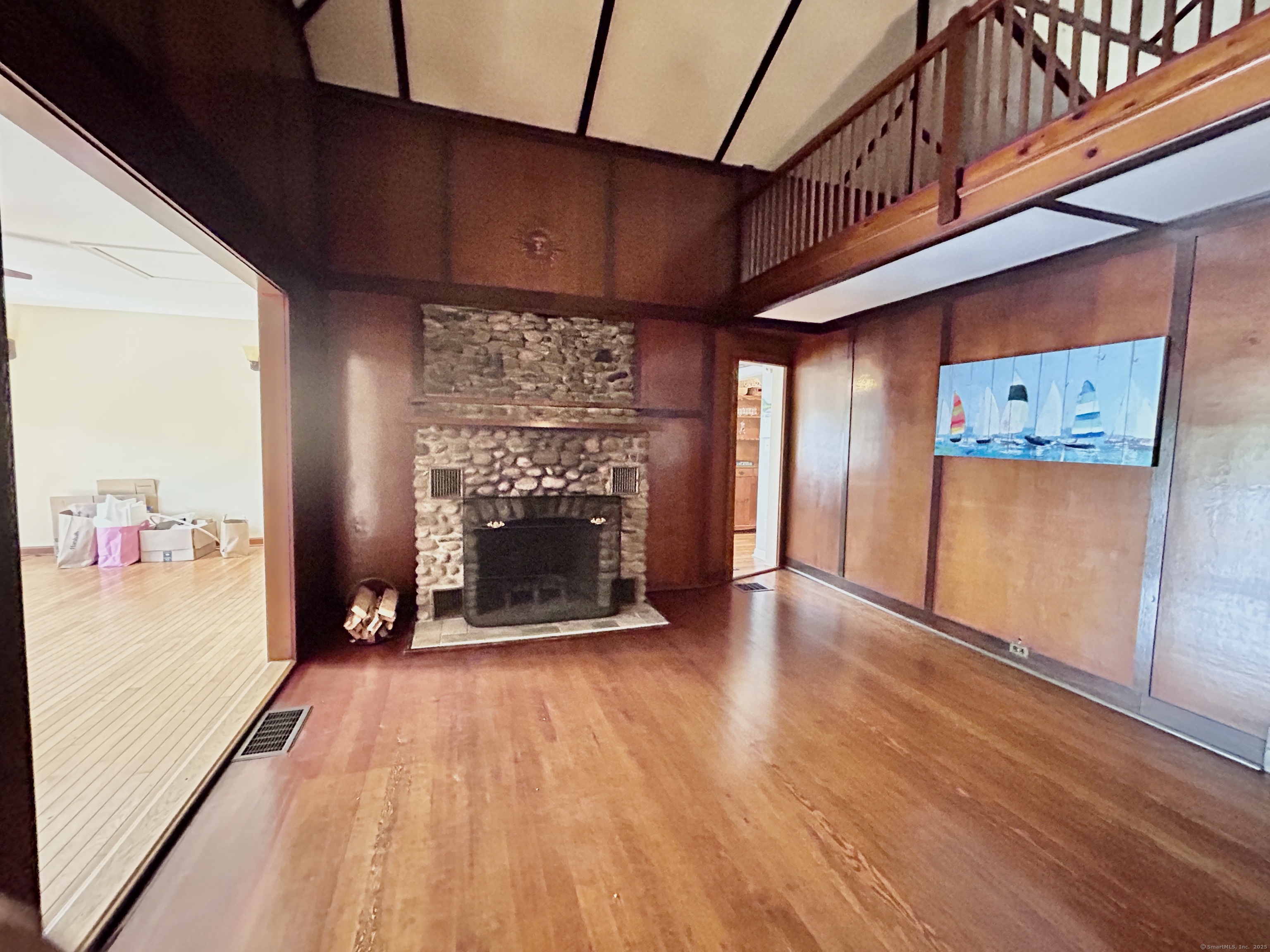Seymour, Connecticut, 06483, United States, 3 Bedrooms Bedrooms, ,2 BathroomsBathrooms,Residential,For Sale,1933052