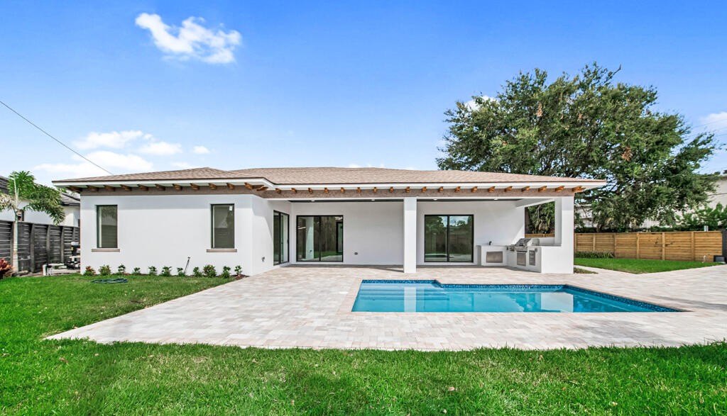 Palm Springs, Florida, 33461, United States, 4 Bedrooms Bedrooms, ,5 BathroomsBathrooms,Residential,For Sale,1835597