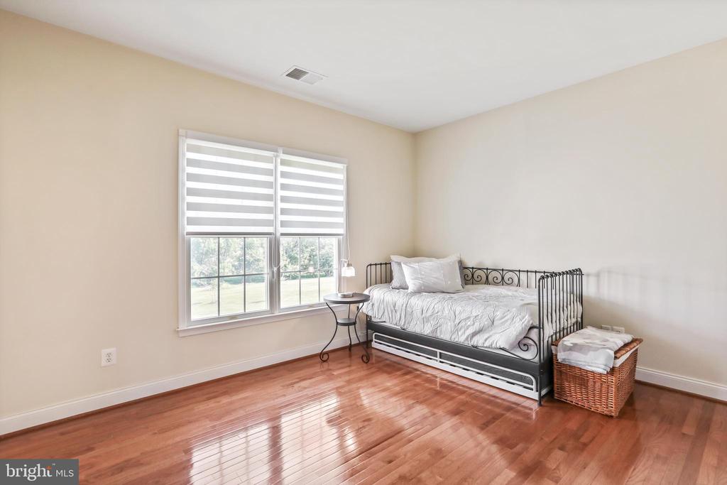 Waterford, Virginia, 20197, United States, 4 Bedrooms Bedrooms, ,5 BathroomsBathrooms,Residential,For Sale,1941290