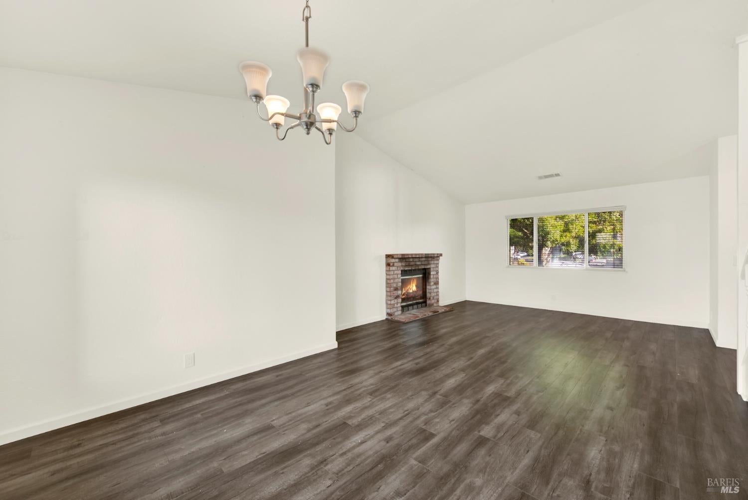 Suisun City, California, 94585, United States, 4 Bedrooms Bedrooms, ,3 BathroomsBathrooms,Residential,For Sale,1989604