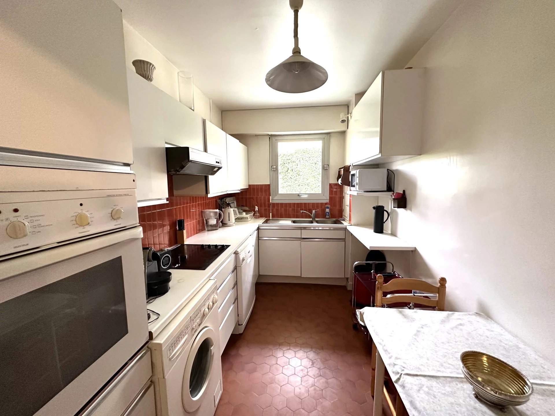 Le Vésinet, Île-de-France, 78110, FR, 2 Bedrooms Bedrooms, ,2 BathroomsBathrooms,Residential,For Sale,1994889