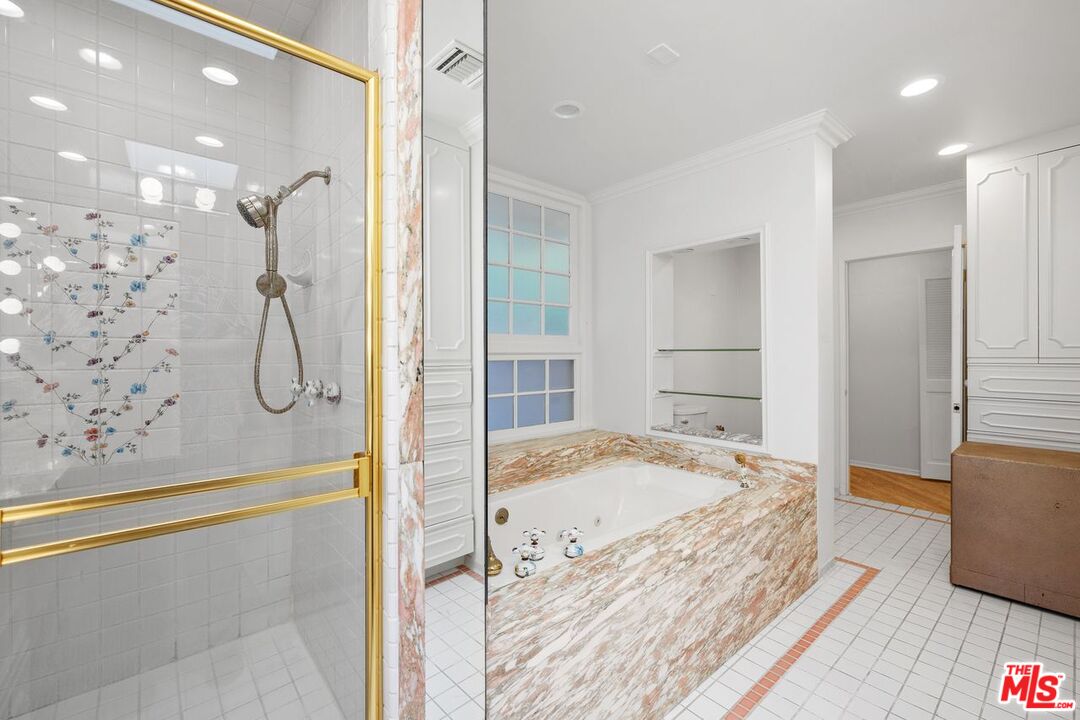 Los Angeles, California, 90069, United States, 4 Bedrooms Bedrooms, ,3 BathroomsBathrooms,Residential,For Sale,1989358