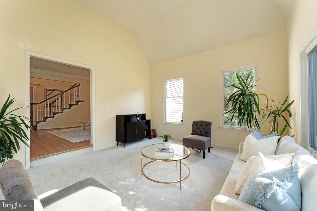 Herndon, Virginia, 20171, United States, 4 Bedrooms Bedrooms, ,5 BathroomsBathrooms,Residential,For Sale,1974486