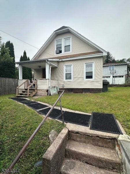 Haledon Boro, New Jersey, 07508, United States, 4 Bedrooms Bedrooms, ,3 BathroomsBathrooms,Residential,For Sale,1995412