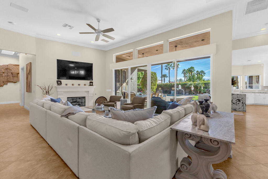 La Quinta, California, 92253, United States, 4 Bedrooms Bedrooms, ,2 BathroomsBathrooms,Residential,For Sale,1987635