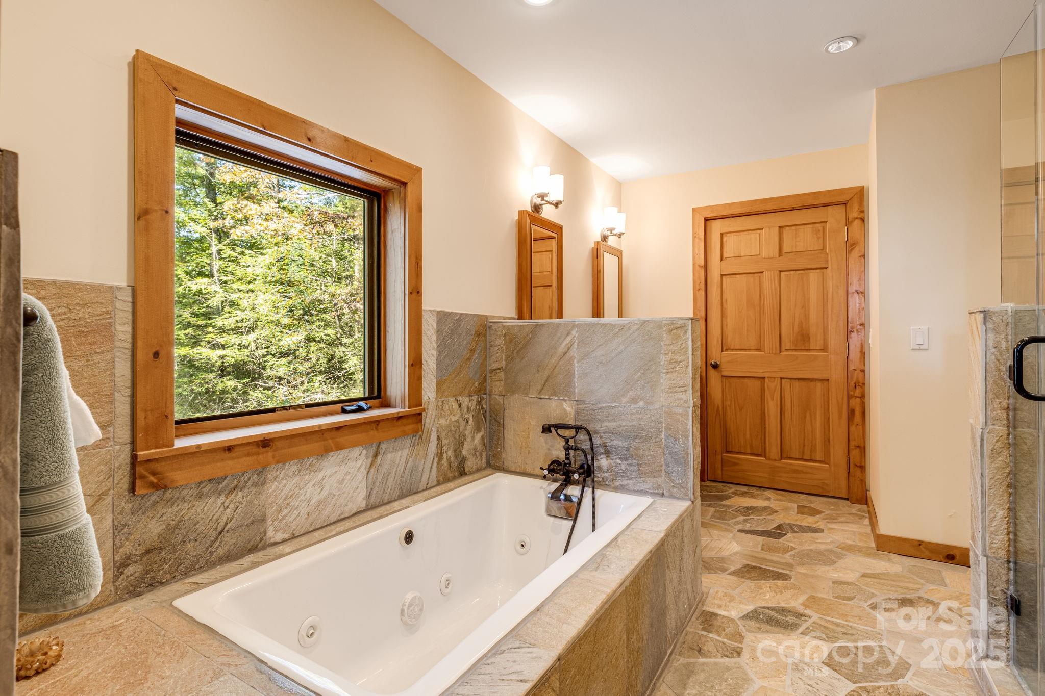 Little Switzerland, North Carolina, 28752, United States, 3 Bedrooms Bedrooms, ,3 BathroomsBathrooms,Residential,For Sale,1949808