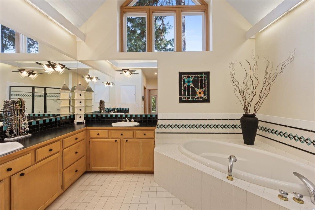 Veradale, Washington, 99037, United States, 4 Bedrooms Bedrooms, ,4 BathroomsBathrooms,Residential,For Sale,1840066