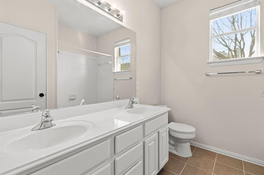 Denton, Texas, 76208, United States, 4 Bedrooms Bedrooms, ,5 BathroomsBathrooms,Residential,For Sale,2022446