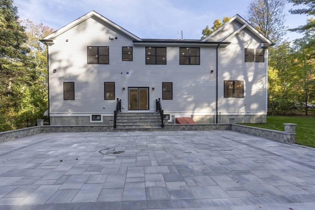 Bedford, Massachusetts, 01730, United States, 4 Bedrooms Bedrooms, ,5 BathroomsBathrooms,Residential,For Sale,1984160