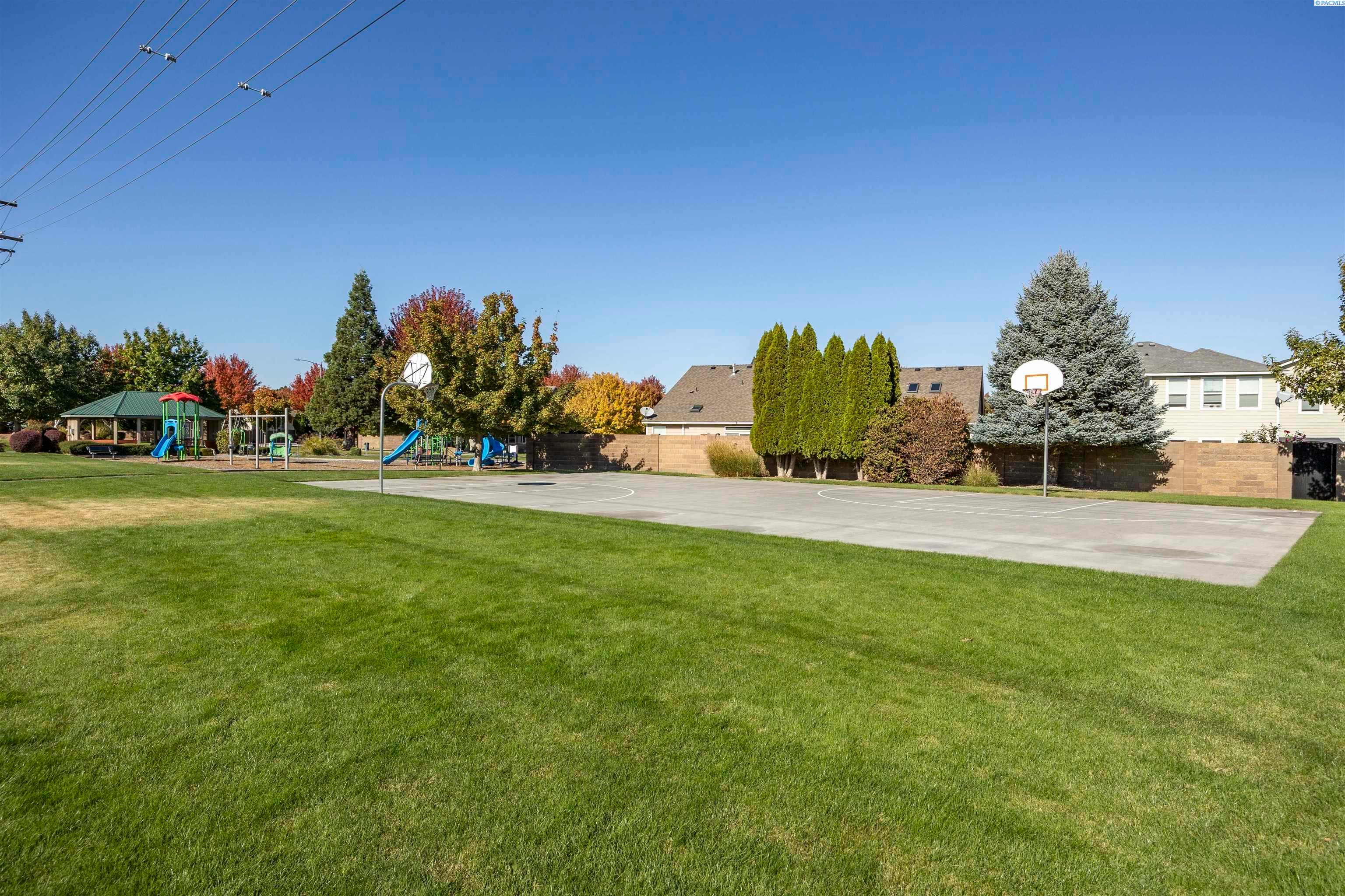 Kennewick, Washington, 99338, United States, 4 Bedrooms Bedrooms, ,2 BathroomsBathrooms,Residential,For Sale,1981833