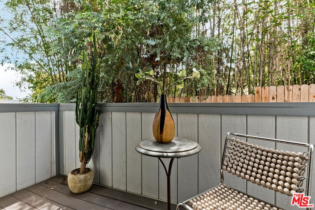 West Hollywood, California, 90069, United States, 2 Bedrooms Bedrooms, ,2 BathroomsBathrooms,Residential,For Sale,1819033
