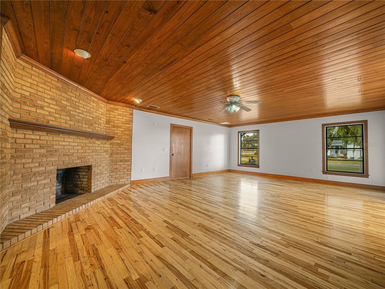 FROSTPROOF, Florida, 33843, United States, 6 Bedrooms Bedrooms, ,3 BathroomsBathrooms,Residential,For Sale,2006124