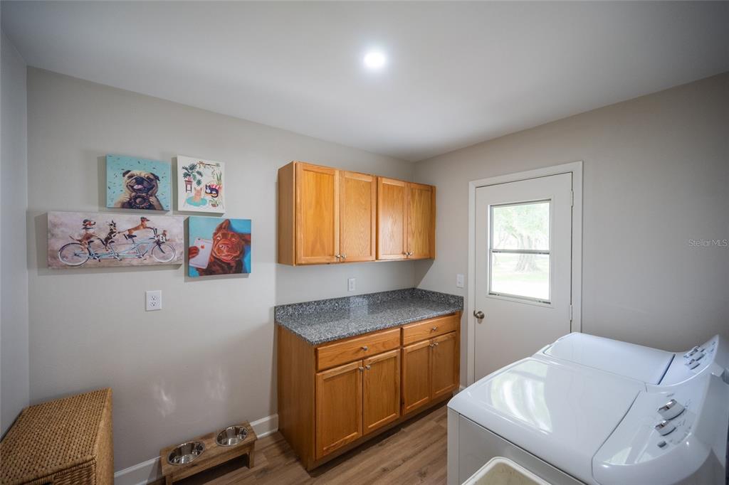 Sarasota, Florida, 34243, United States, 3 Bedrooms Bedrooms, ,4 BathroomsBathrooms,Residential,For Sale,1941793