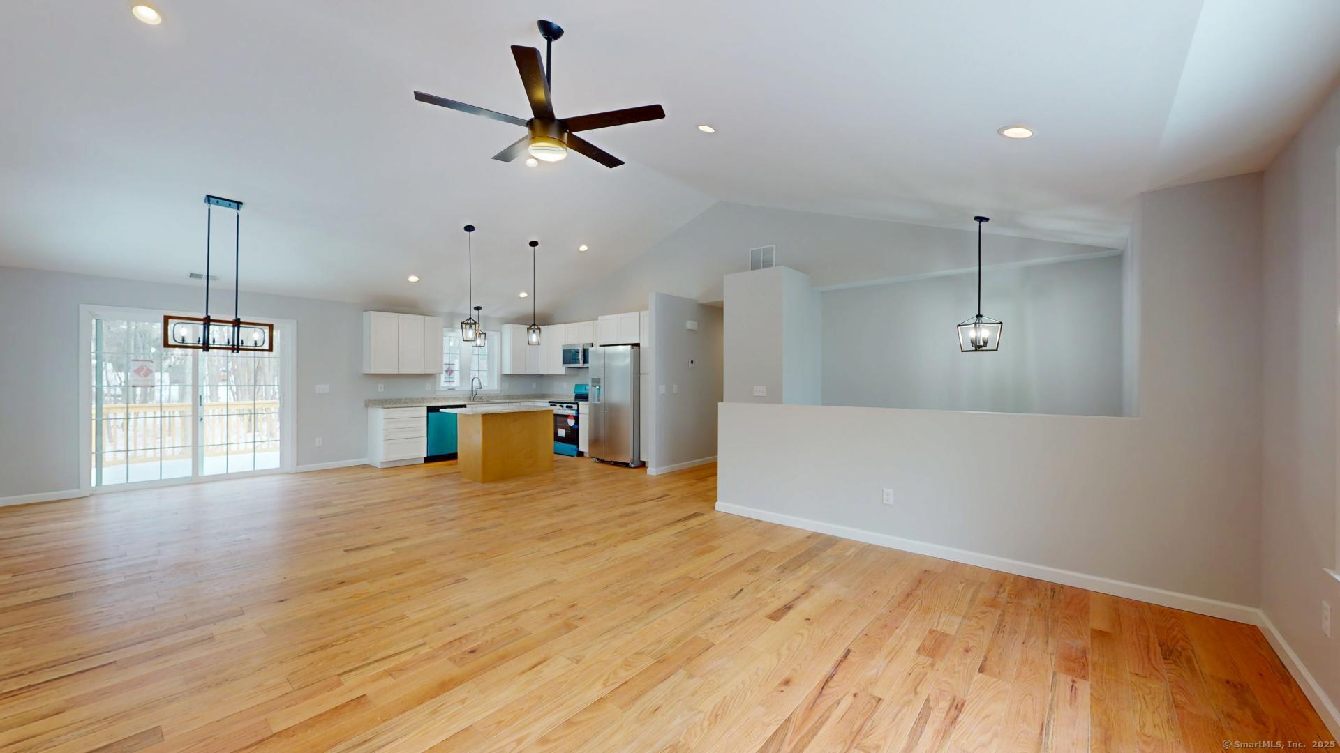 Enfield, Connecticut, 06082, United States, 3 Bedrooms Bedrooms, ,3 BathroomsBathrooms,Residential,For Sale,1919509
