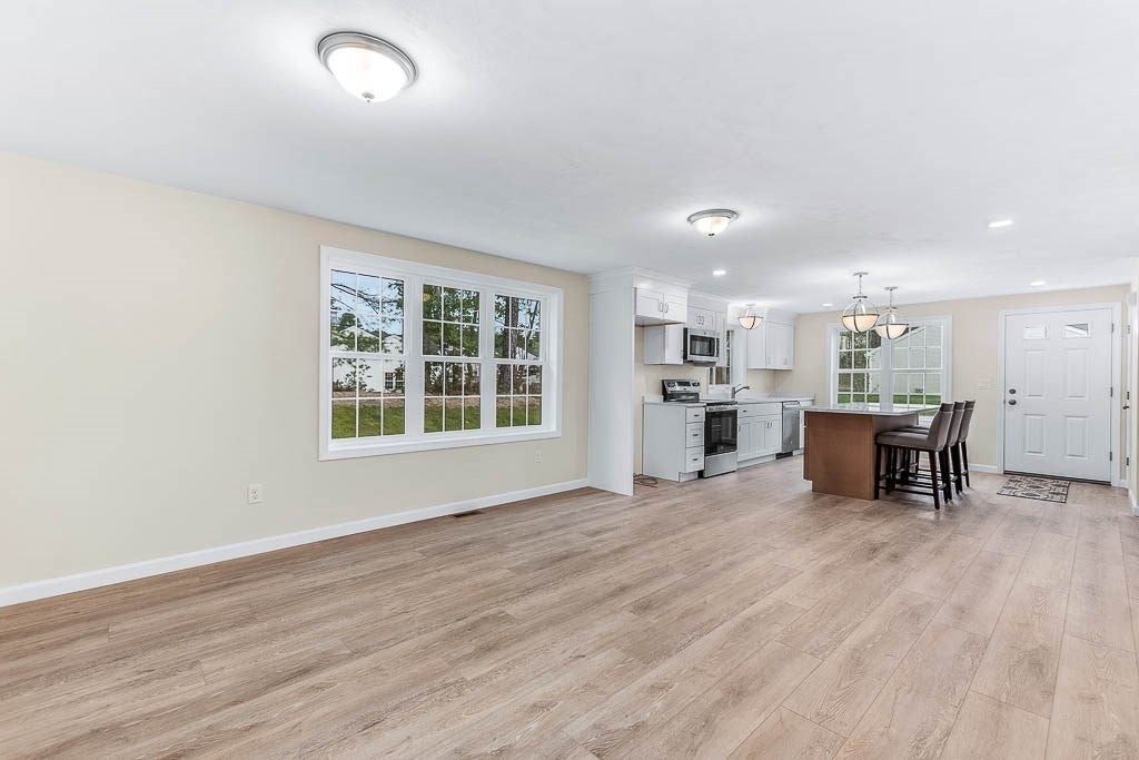 Plymouth, Massachusetts, 02360, United States, 3 Bedrooms Bedrooms, ,2 BathroomsBathrooms,Residential,For Sale,1979879