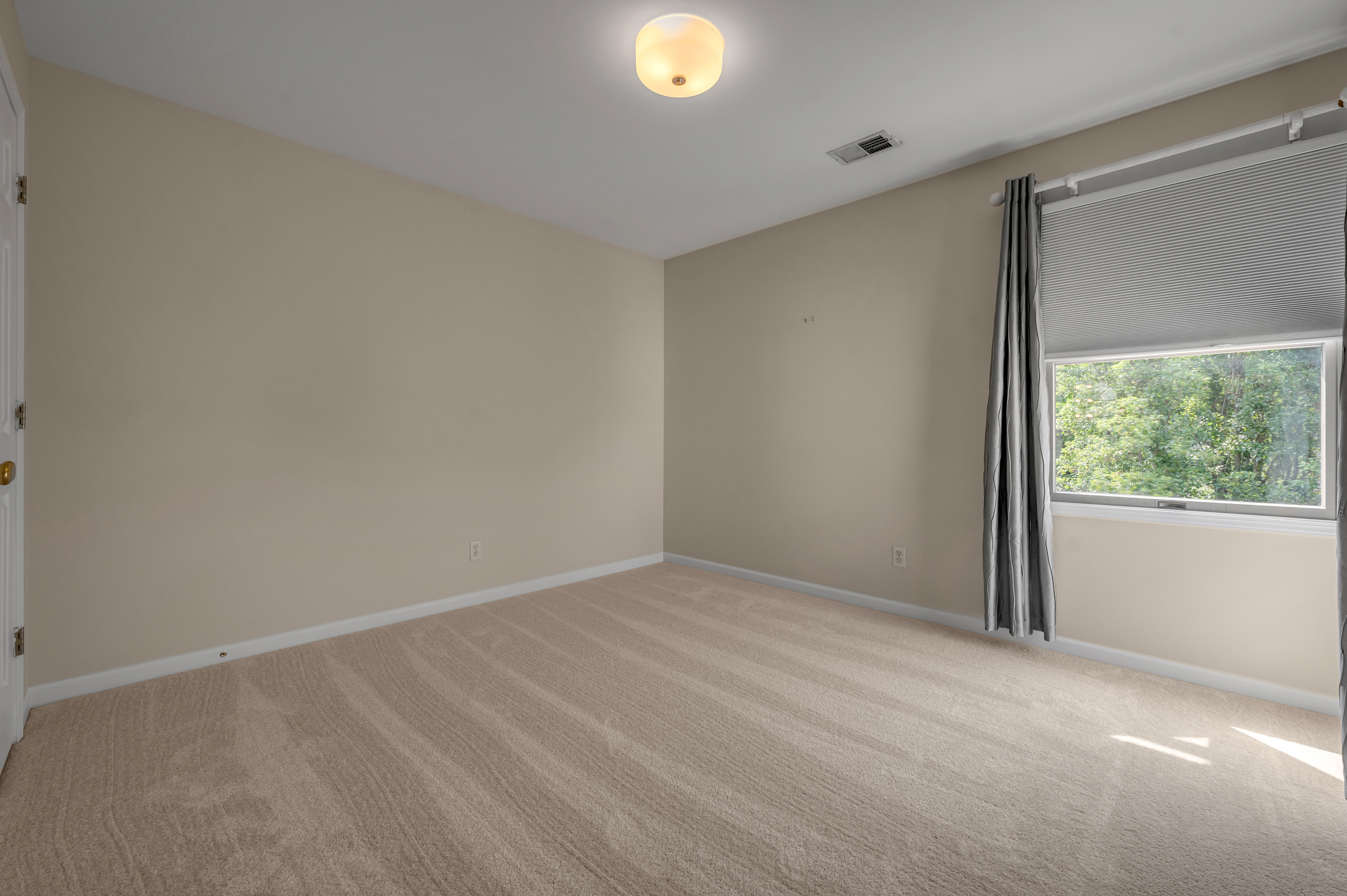  1104 Seville Court - 物件實景