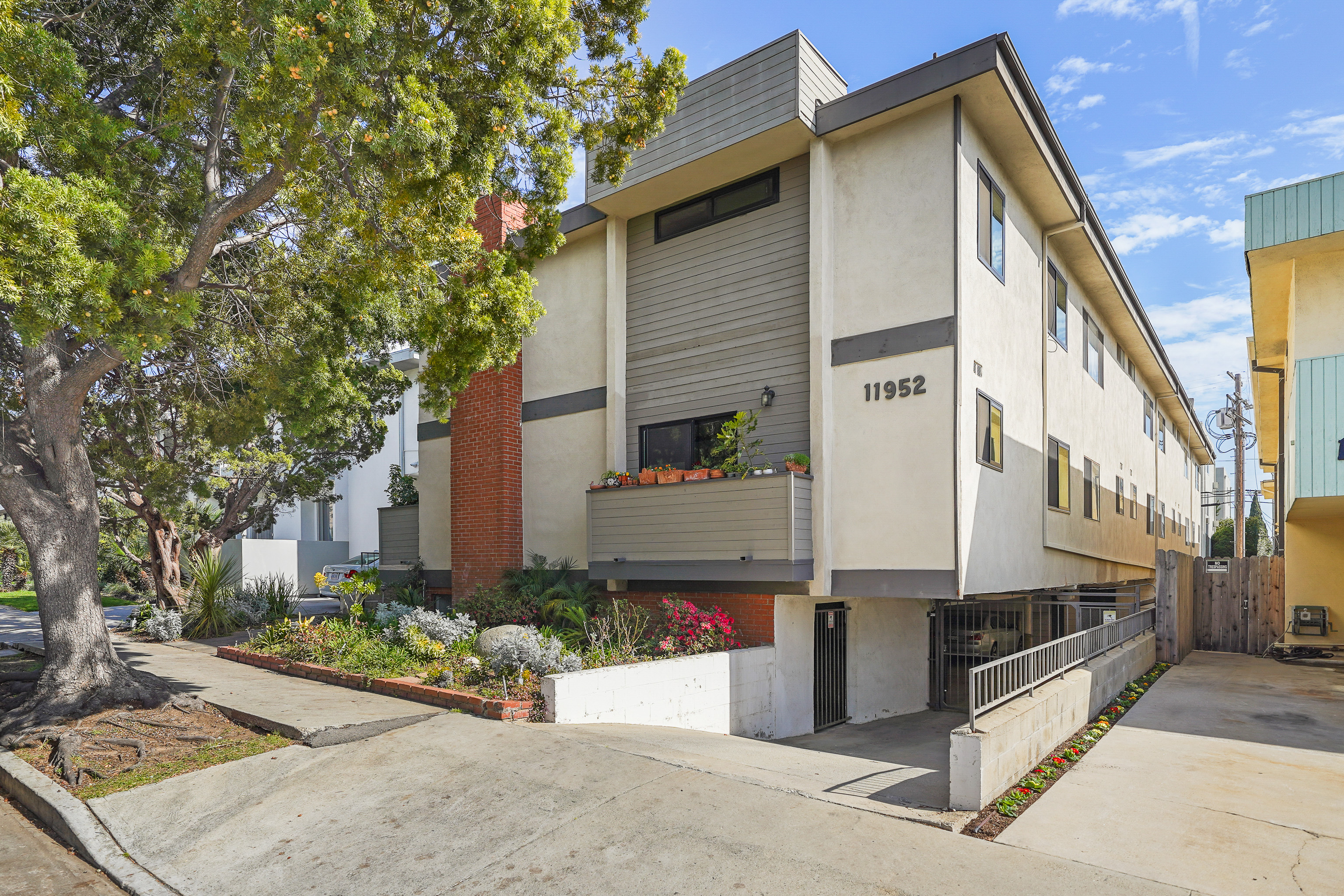  11952 Darlington Avenue, 3 - 物件實景