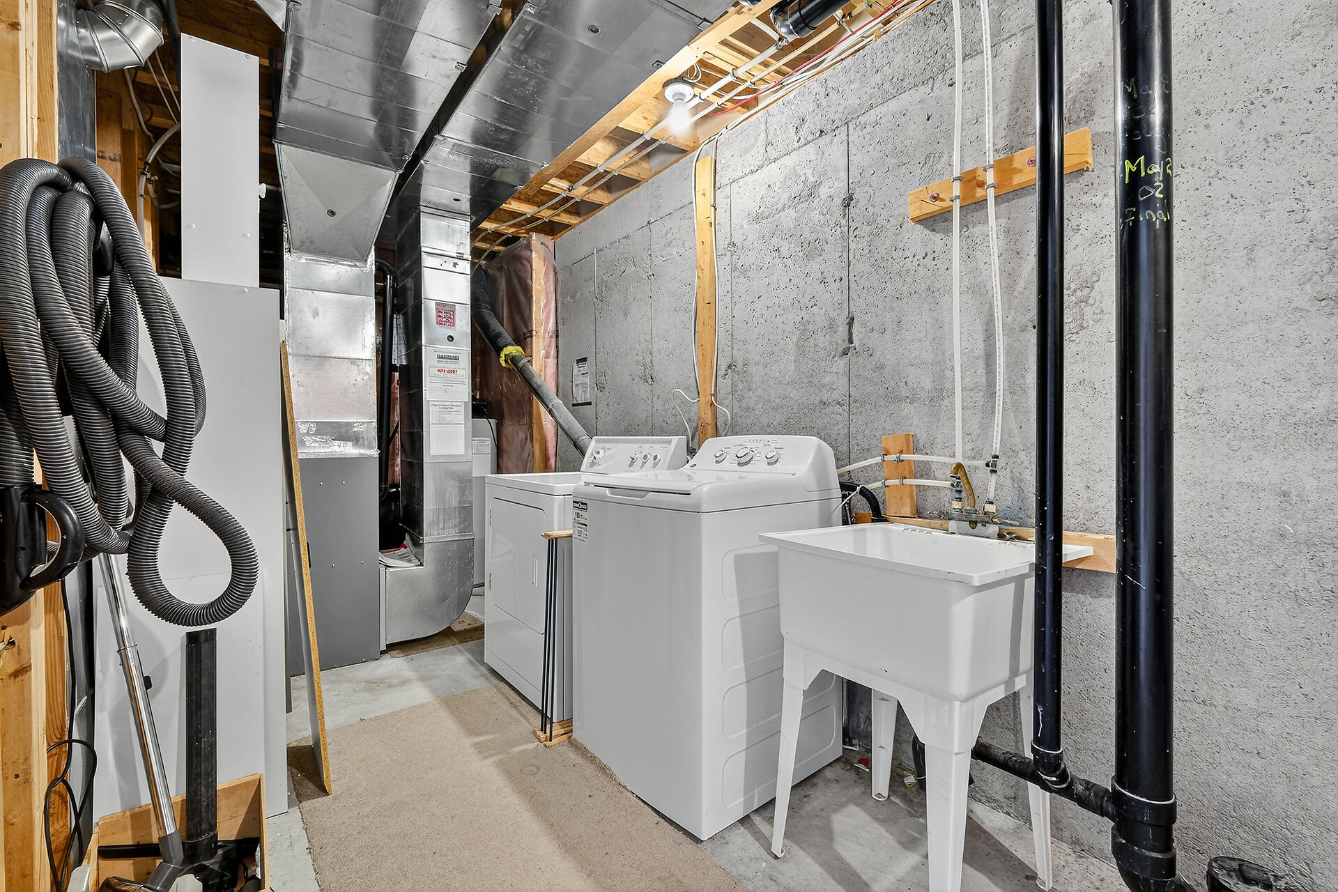 Ottawa, Ontario, K2W1E1, CA, 3 Bedrooms Bedrooms, ,3 BathroomsBathrooms,Residential,For Sale,1995671