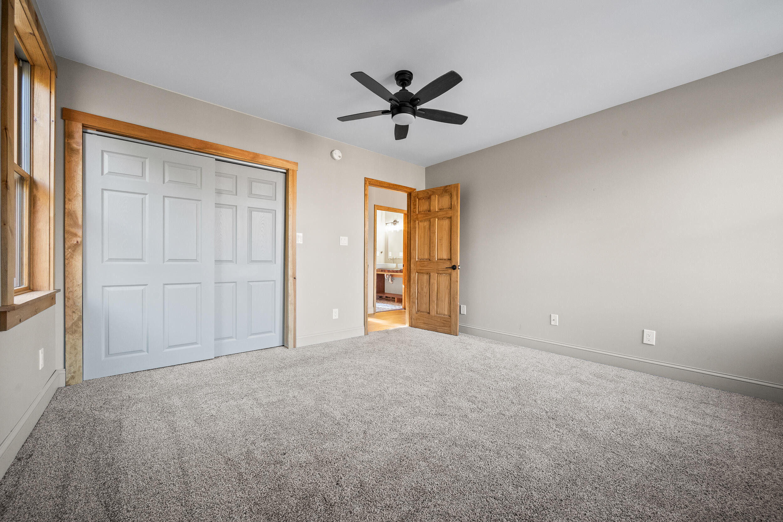 Fryeburg, Maine, 04037, United States, 2 Bedrooms Bedrooms, ,2 BathroomsBathrooms,Residential,For Sale,1988227