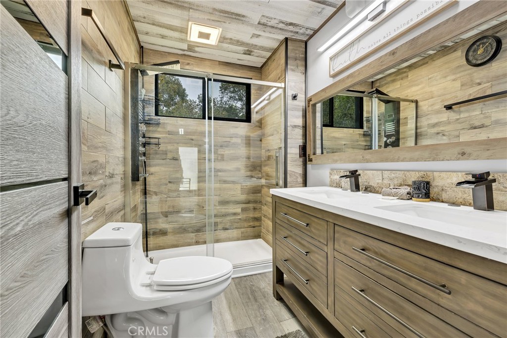 Woodland Hills, California, 91364, United States, 4 Bedrooms Bedrooms, ,2 BathroomsBathrooms,Residential,For Sale,1975100