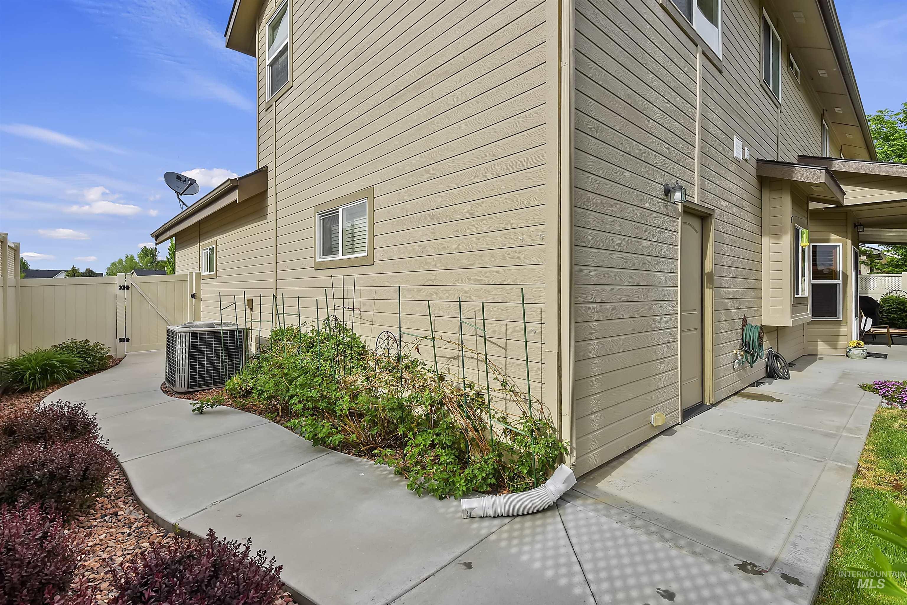 9887 Bray Creek St, Star, Idaho, 83669, United States, 3 Bedrooms Bedrooms, ,3 BathroomsBathrooms,Residential,For Sale,9887 Bray Creek St,1626319