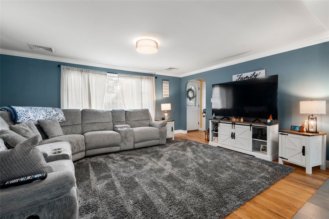 Woonsocket, Rhode Island, 02895, United States, 4 Bedrooms Bedrooms, ,2 BathroomsBathrooms,Residential,For Sale,1987551