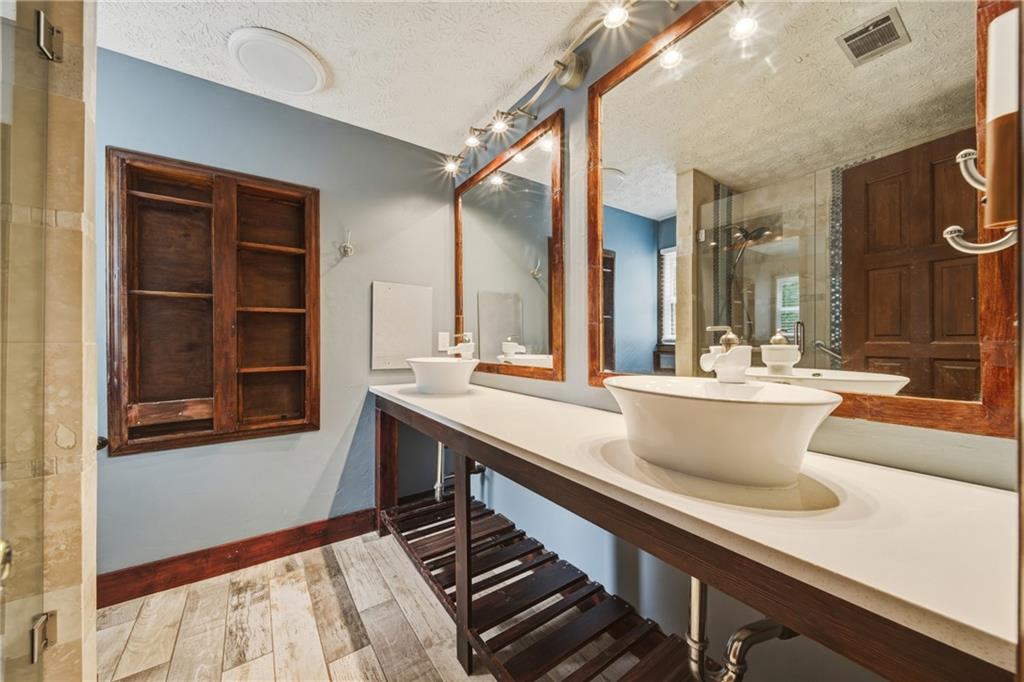 Roswell, Georgia, 30076, United States, 4 Bedrooms Bedrooms, ,3 BathroomsBathrooms,Residential,For Sale,2049337