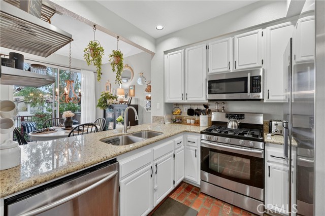 Rancho Santa Margarita, California, 92692, United States, 2 Bedrooms Bedrooms, ,3 BathroomsBathrooms,Residential,For Sale,2049137