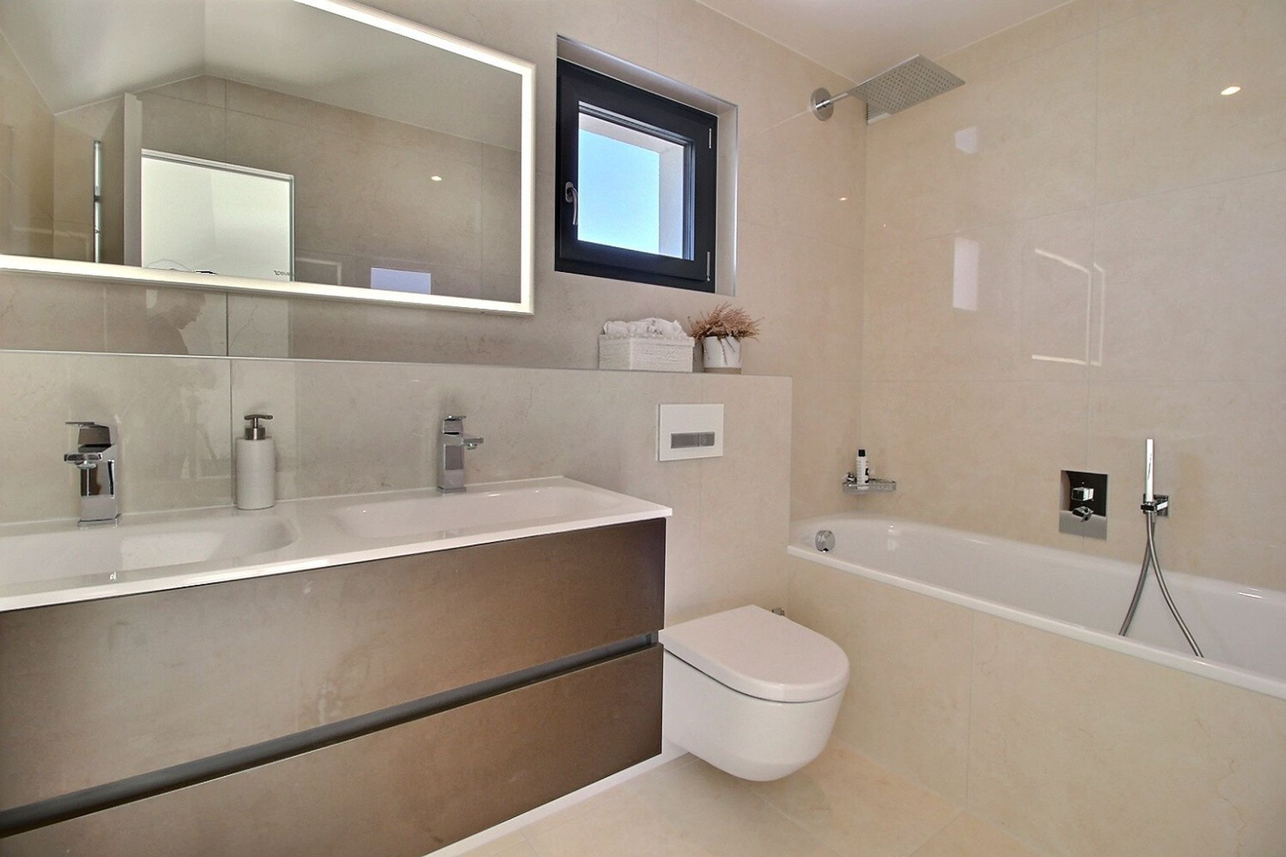  Luxury penthouse apartment in Founex - 物件實景