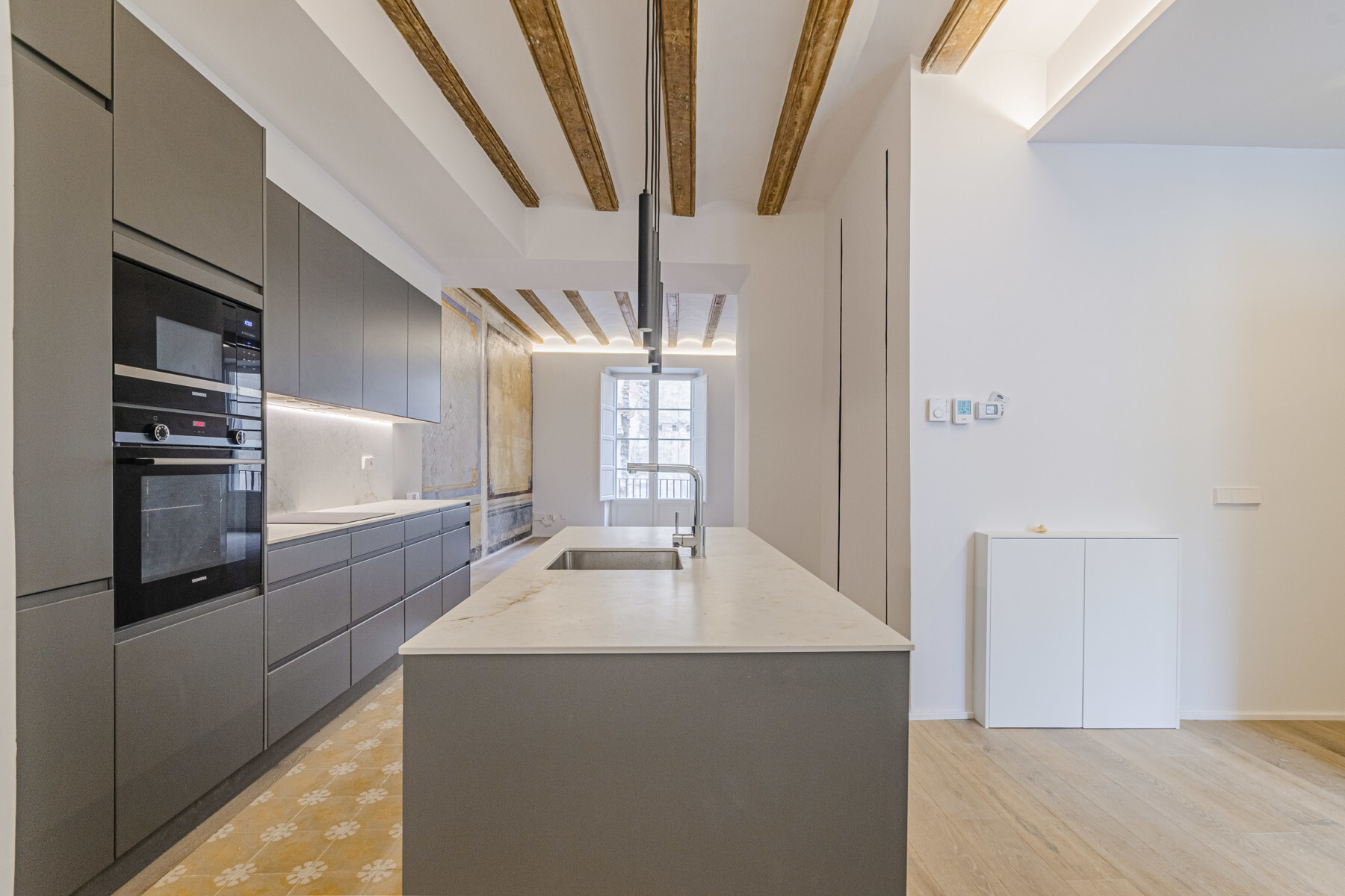  2-bedroom apartment in a listed and renovated building in El Born - 物件實景