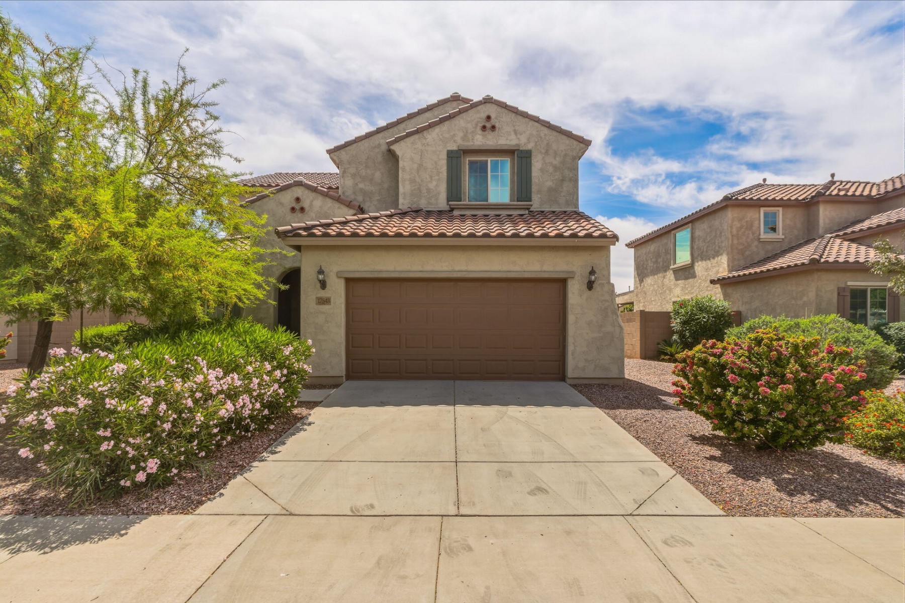  17543 W Buckhorn Trail  Surprise, AZ - 物件實景