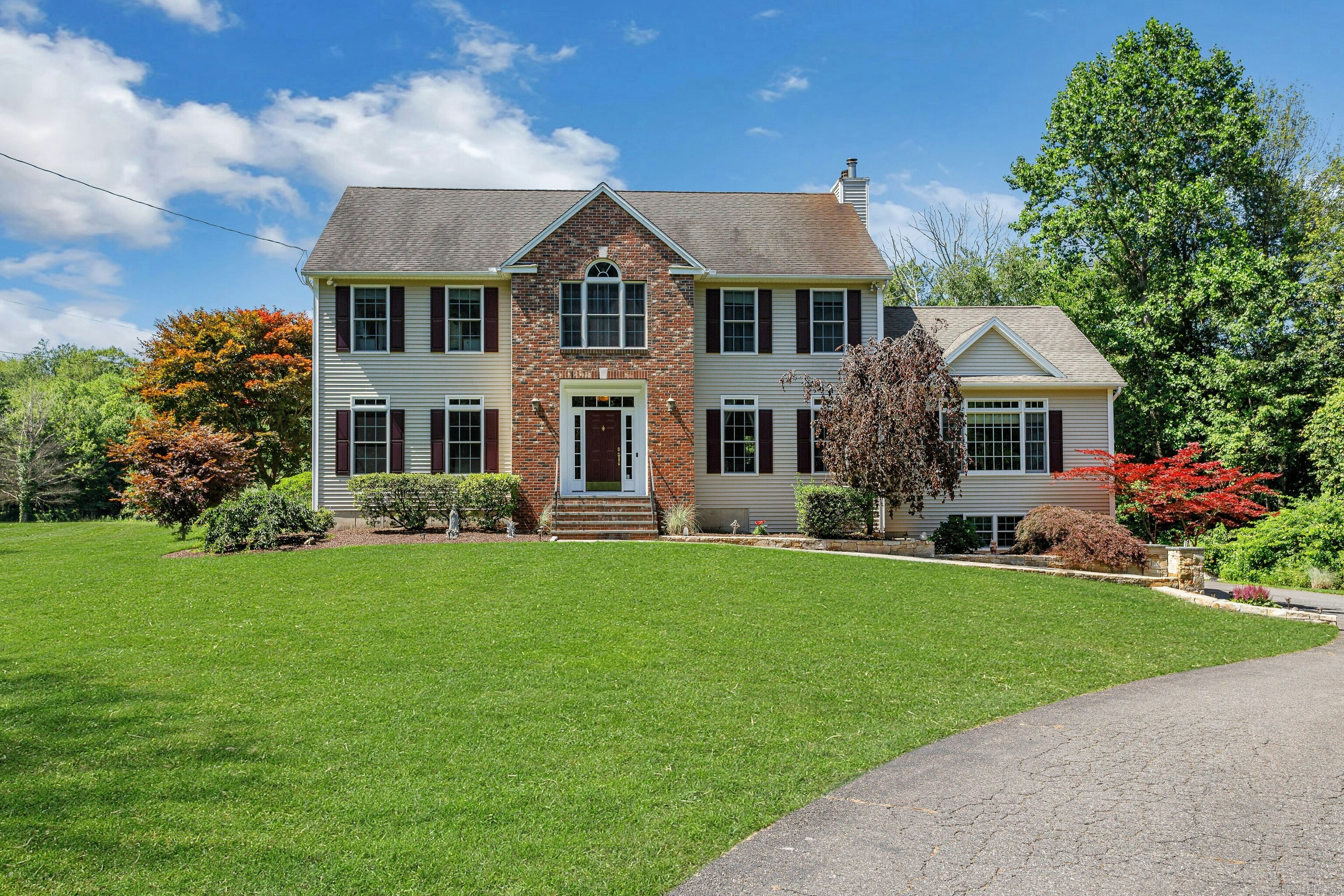 Shelton, Connecticut, 06484, United States, 3 Bedrooms Bedrooms, ,3 BathroomsBathrooms,Residential,For Sale,1875450