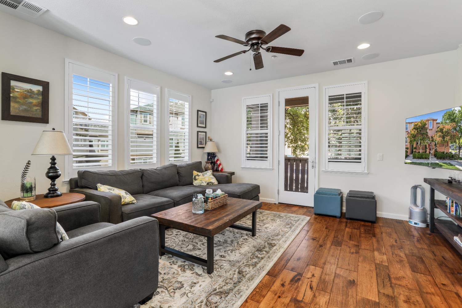 Dublin, California, 94568, United States, 2 Bedrooms Bedrooms, ,3 BathroomsBathrooms,Residential,For Sale,1879034