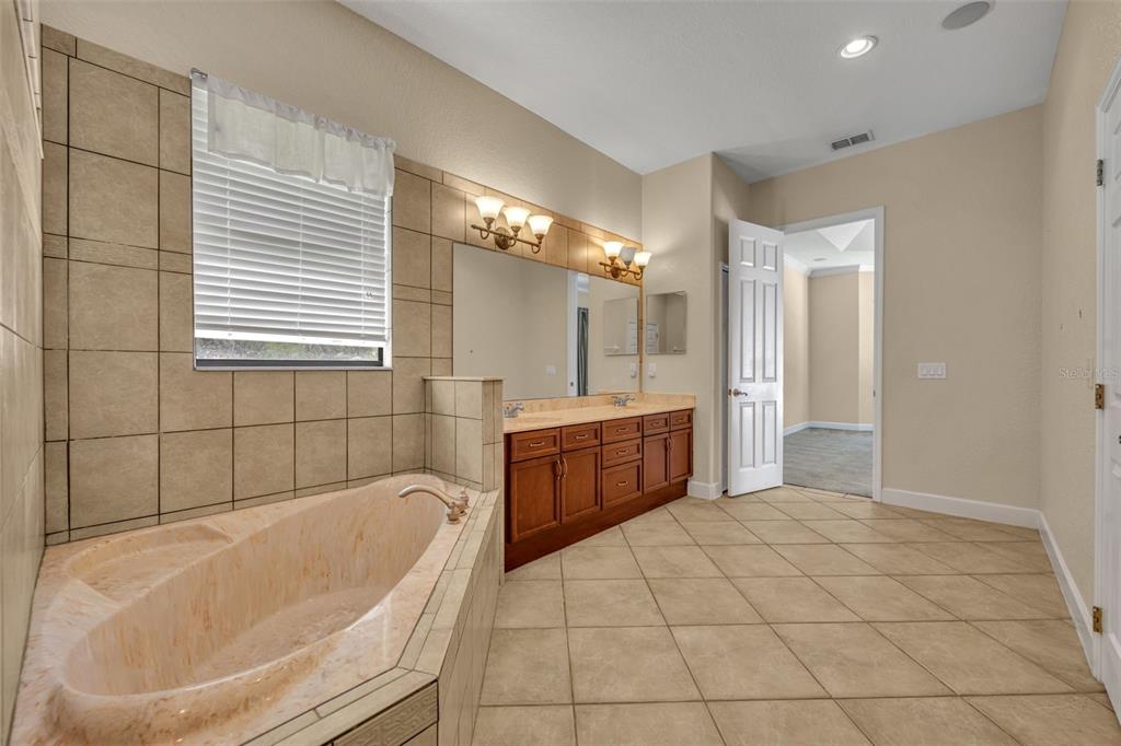 Orlando, Florida, 32832, United States, 4 Bedrooms Bedrooms, ,4 BathroomsBathrooms,Residential,For Sale,1901368