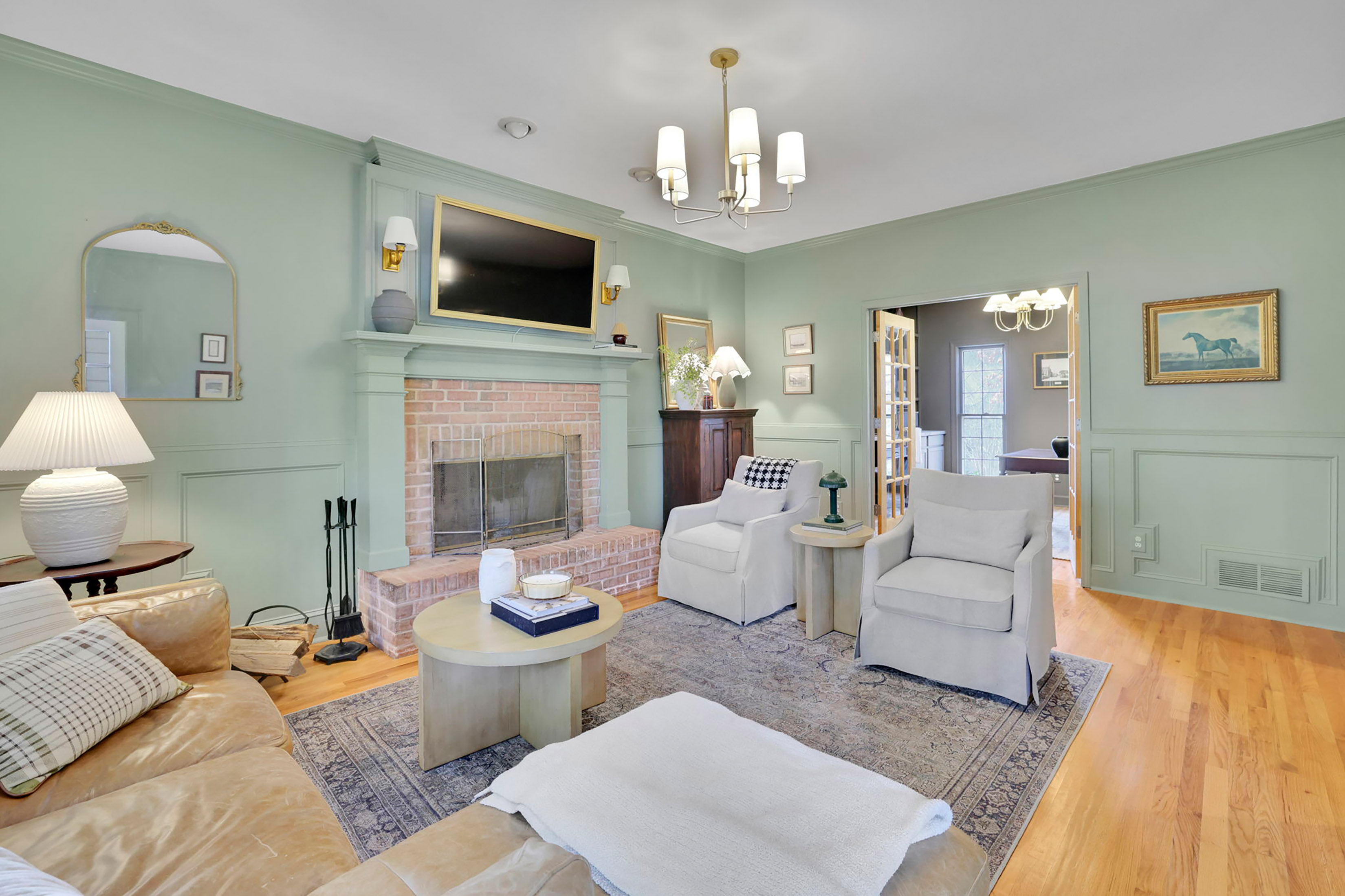  Beautifully Maintained Home Nestled Within a Quiet and Established Community - 物件實景