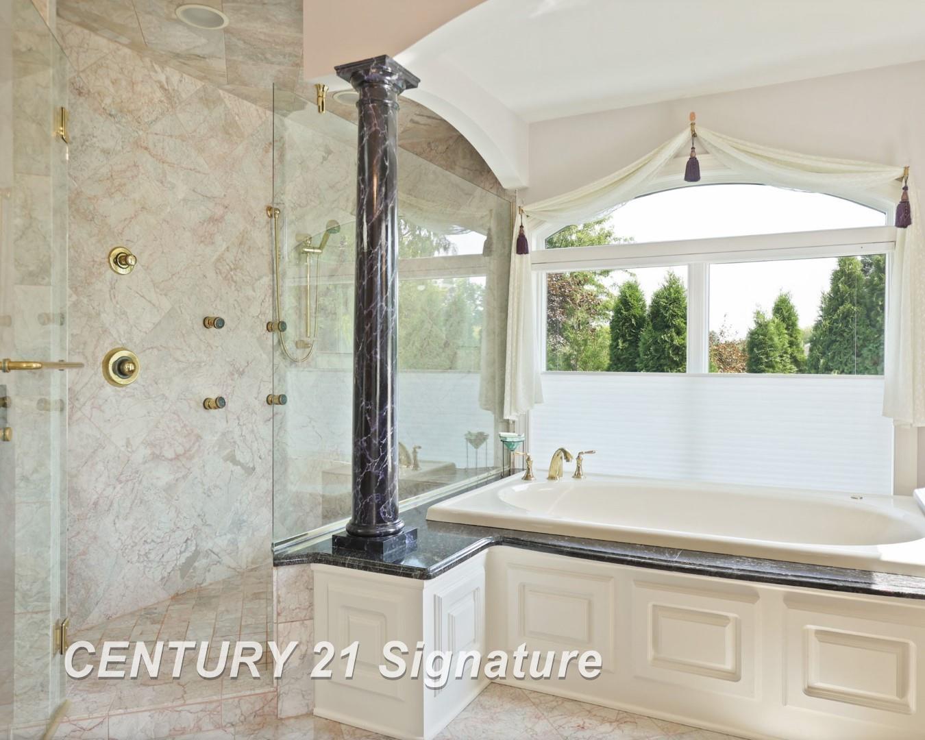 Saginaw, Michigan, 48609, United States, 4 Bedrooms Bedrooms, ,7 BathroomsBathrooms,Residential,For Sale,1980528