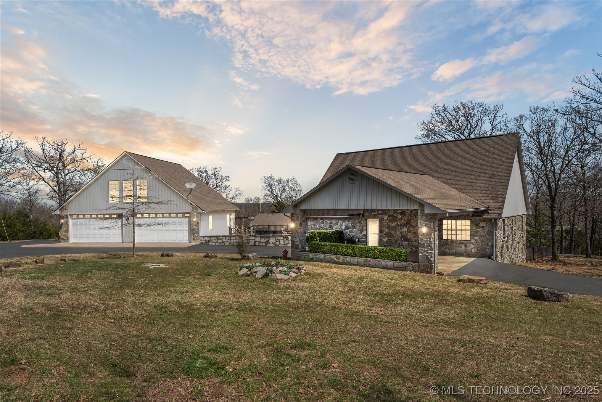 Cookson, Oklahoma, 74427, United States, 6 Bedrooms Bedrooms, ,6 BathroomsBathrooms,Residential,For Sale,1751718