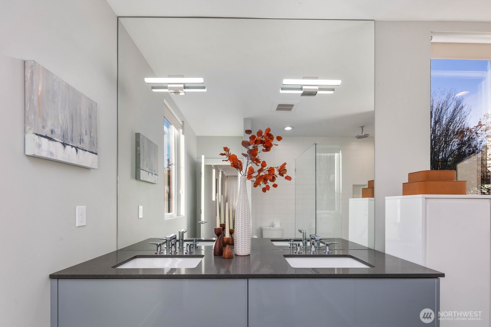 Seattle, Washington, 98103, United States, 3 Bedrooms Bedrooms, ,2 BathroomsBathrooms,Residential,For Sale,1990926