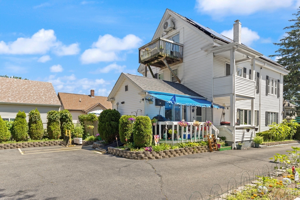 Brockton, Massachusetts, 02301, United States, 5 Bedrooms Bedrooms, ,3 BathroomsBathrooms,Residential,For Sale,1911807